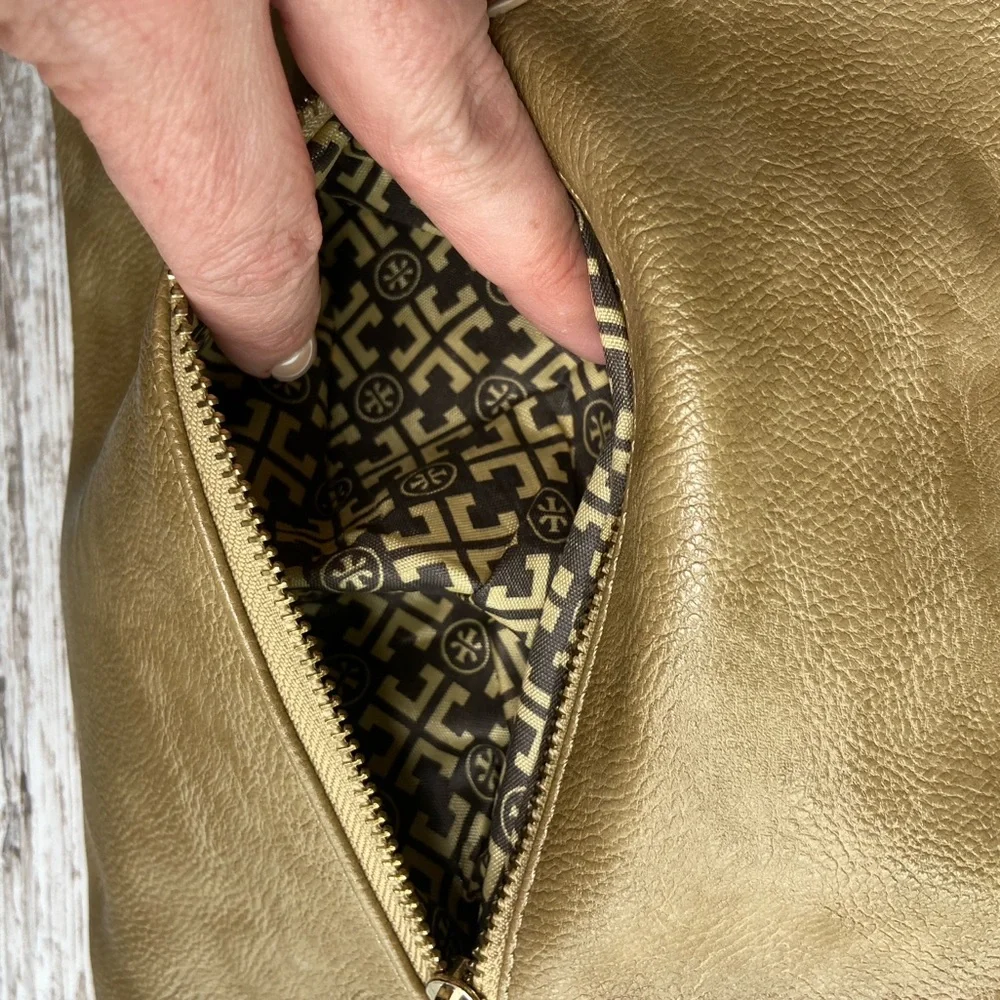 EUC Tory Burch Tan/Beige Leather Clutch Bag‎